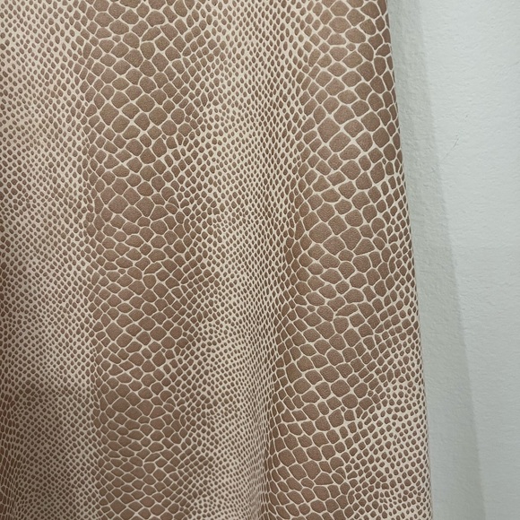 Snakeskin faux leather tank top - Picture 5 of 9